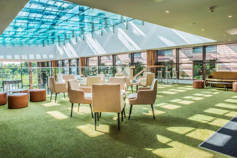 The Orchard Hotel & Restaurant - Lobi