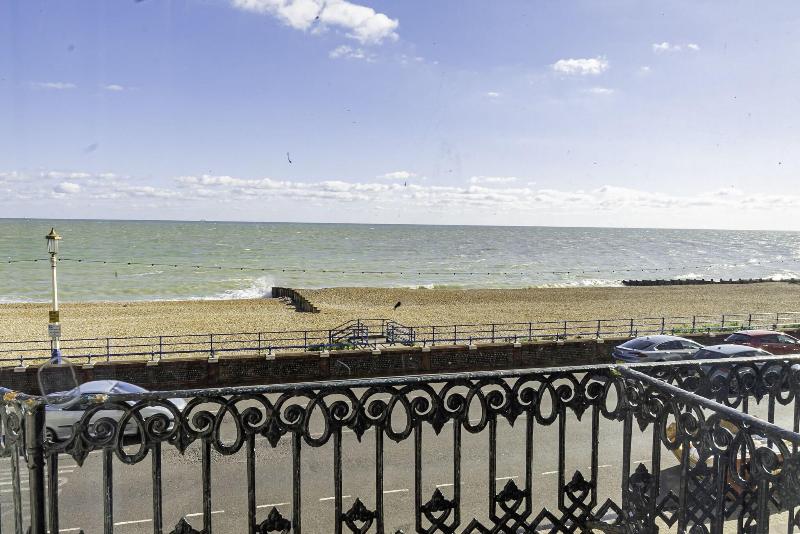 Majestic Hotel Eastbourne by Belvilla - Genel