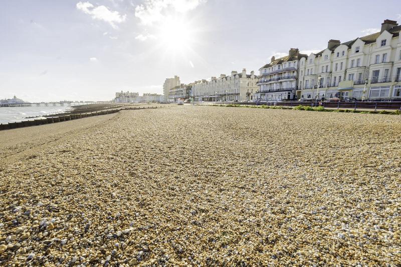 Majestic Hotel Eastbourne by Belvilla - Plaj
