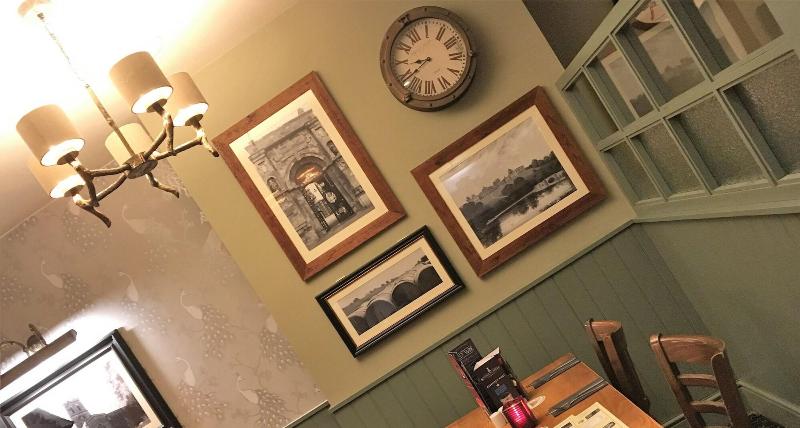 Sturdys Castle - Bar