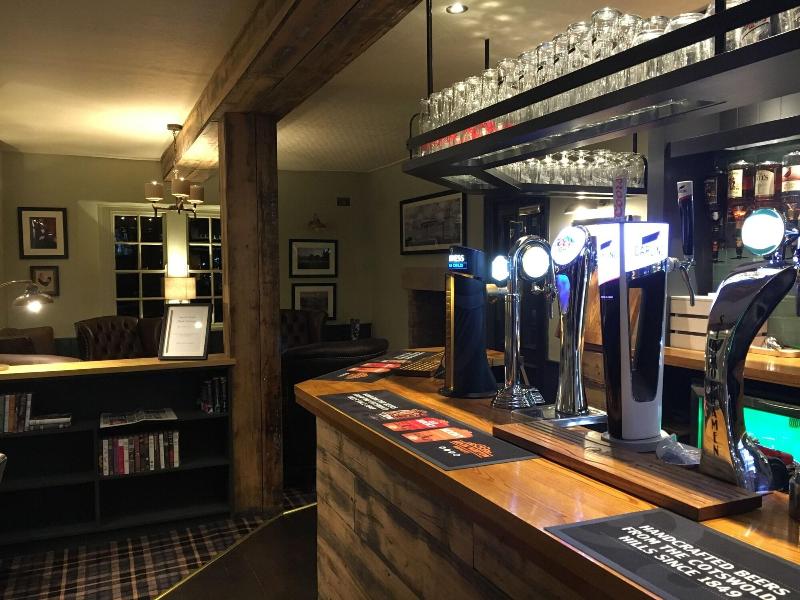 Sturdys Castle - Bar