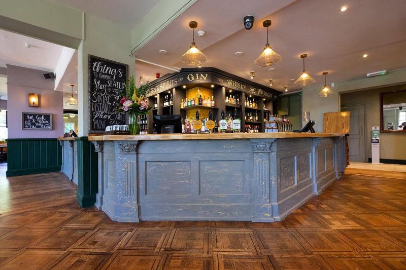 Worplesdon Place - a Bespoke Hotel - Lobi