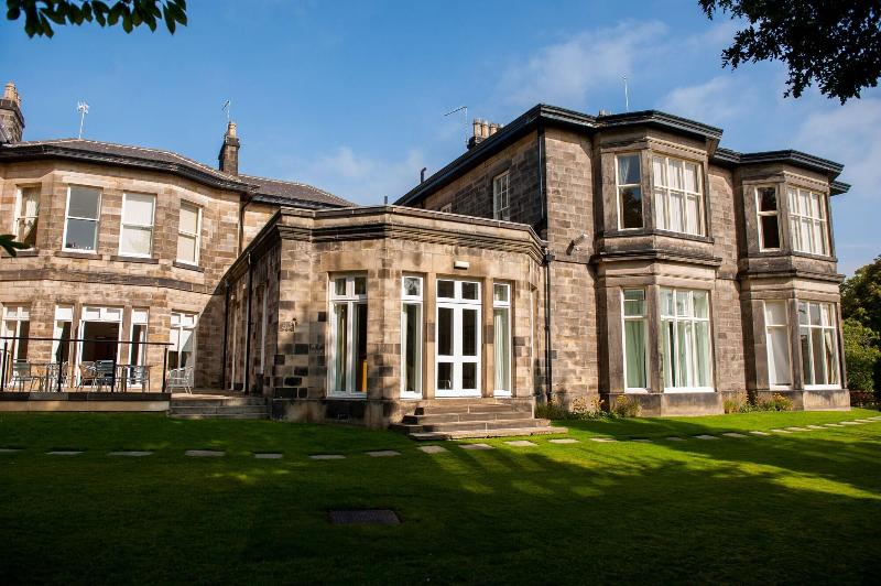 Halifax Hall - Genel
