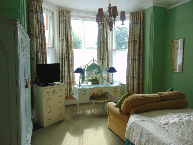 Holywell House - Oda