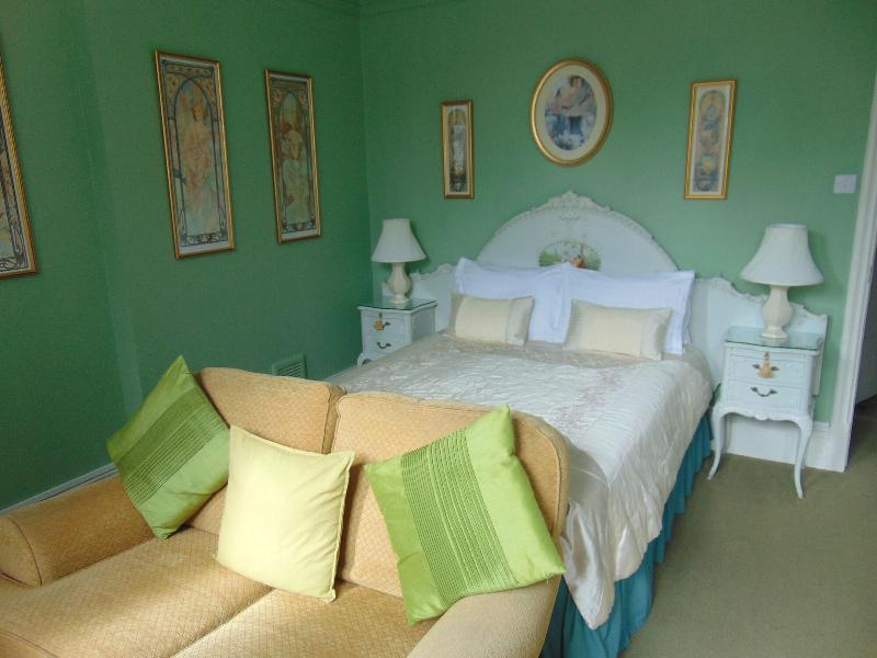 Holywell House - Oda