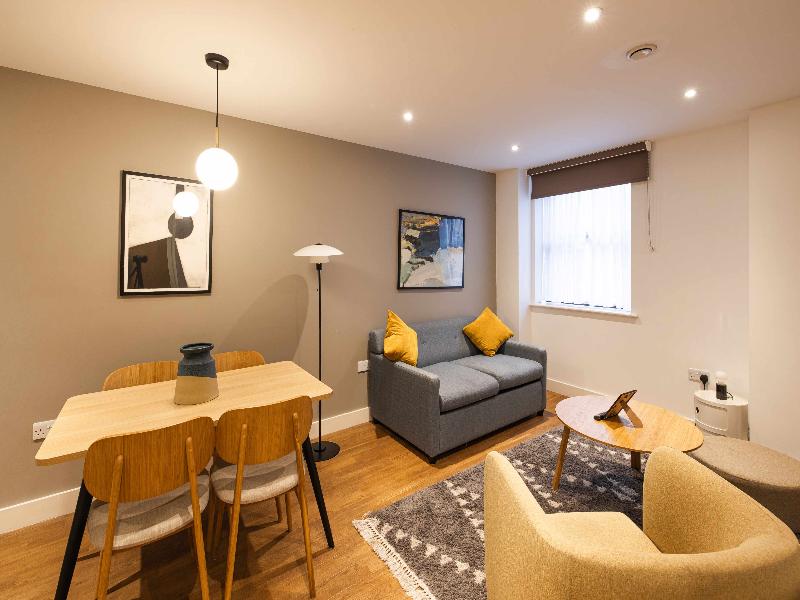 Cove - Minshull Street, Piccadilly - Oda