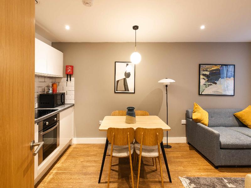 Cove - Minshull Street, Piccadilly - Oda