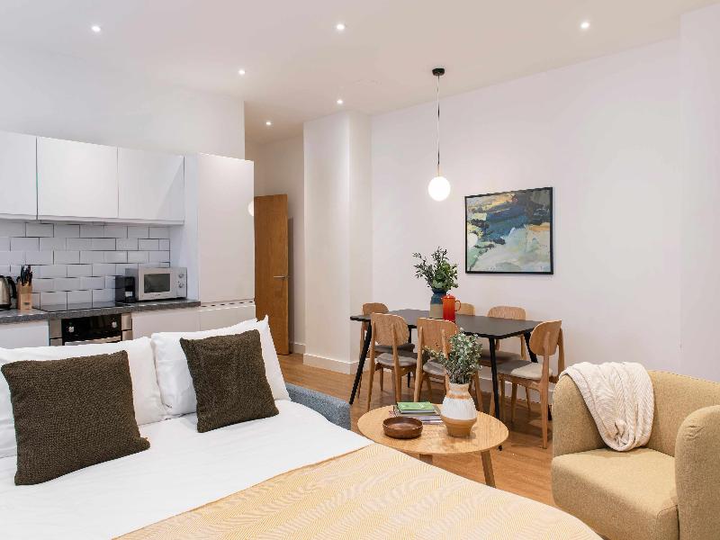 Cove - Minshull Street, Piccadilly - Oda