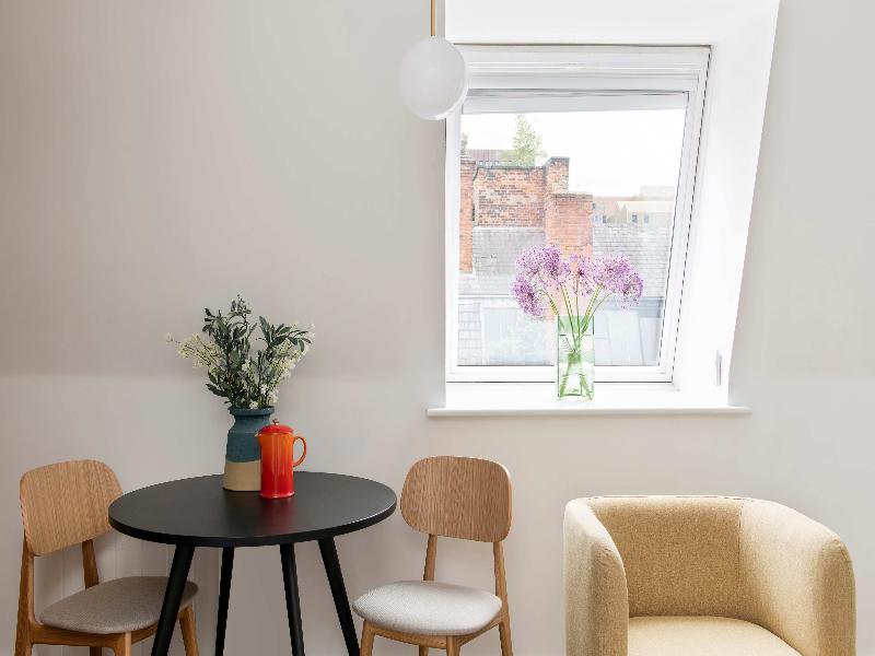 Cove - Minshull Street, Piccadilly - Oda