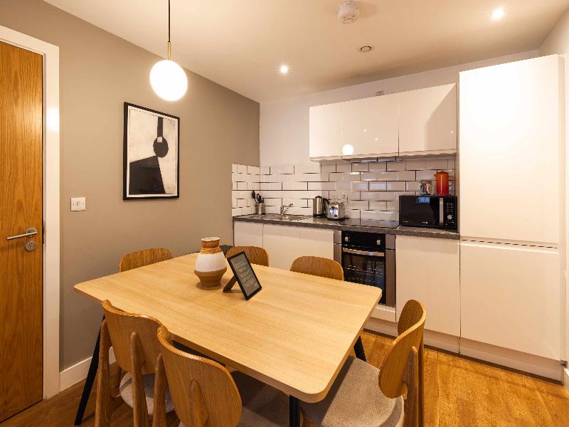 Cove - Minshull Street, Piccadilly - Oda