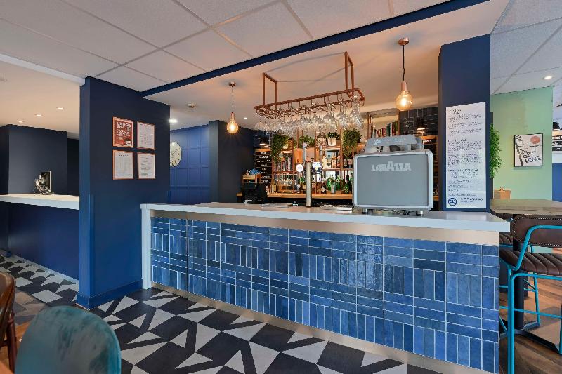Travelodge Bracknell Central - Bar