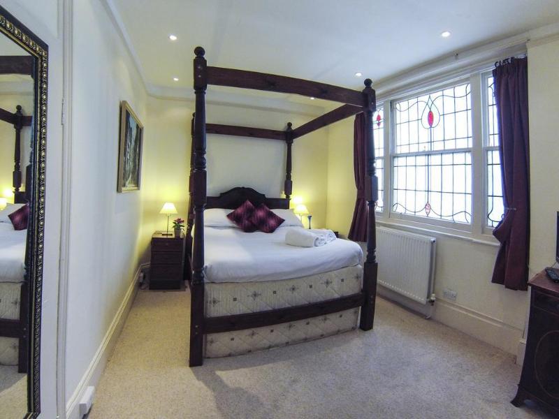 Brunswick Square Hotel - Genel