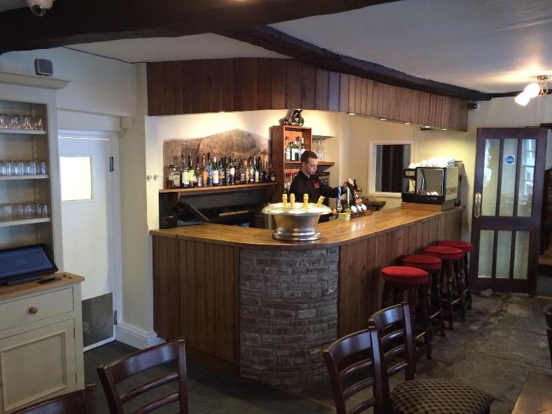 Dragon Inn - Bar
