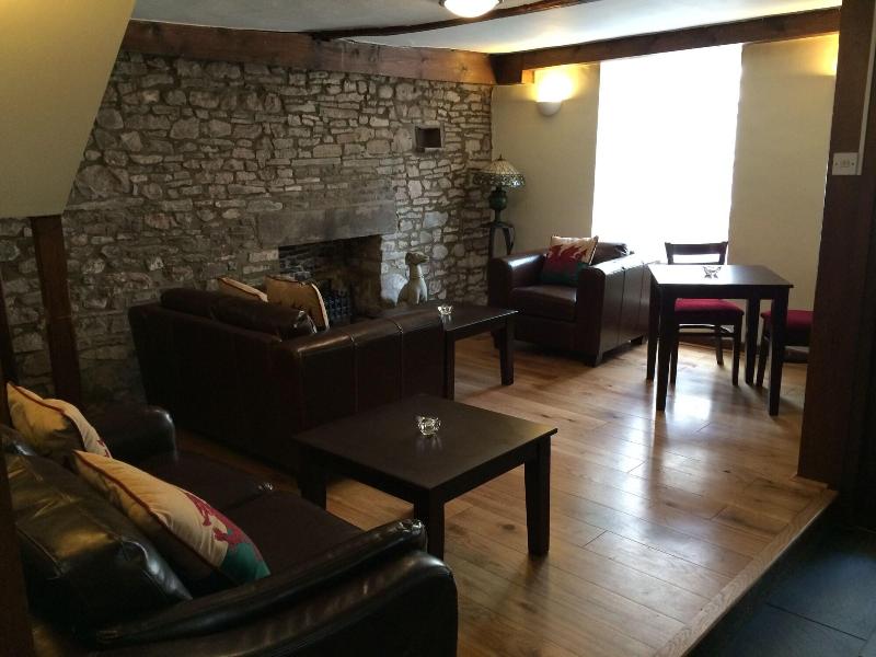 Dragon Inn - Bar