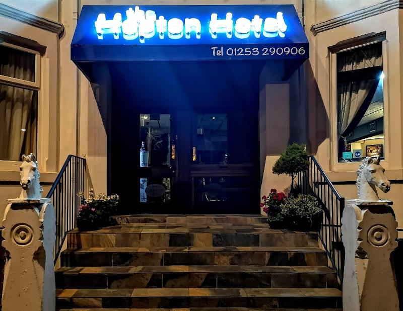 Aunties Coliseum Hotel - Genel