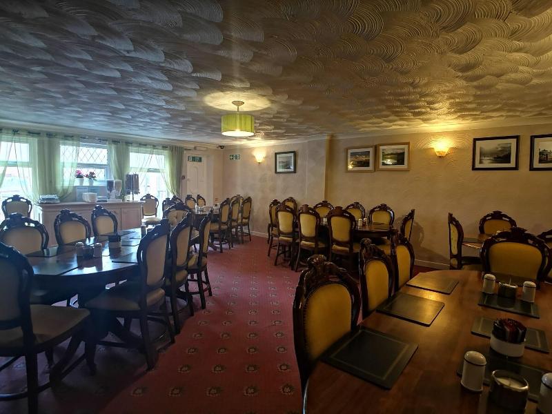 Aunties Coliseum Hotel - Restoran