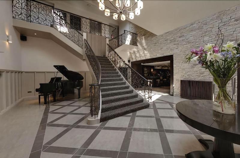 Dumfries Arms Hotel - Lobi