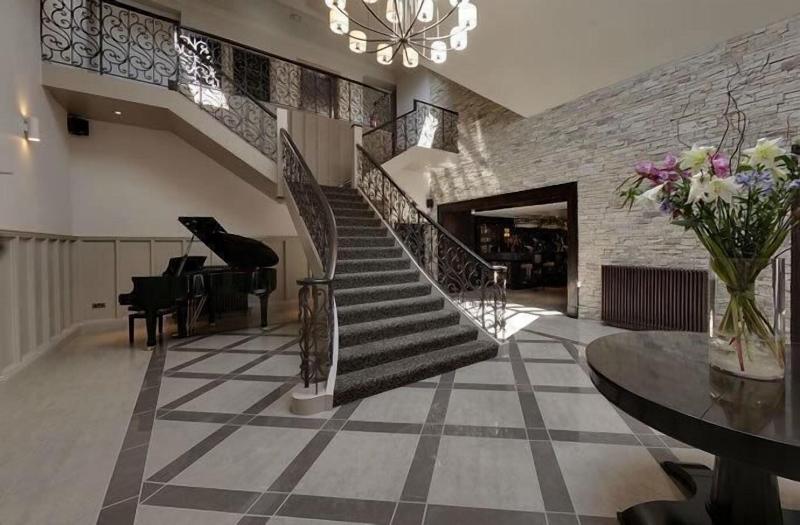 Dumfries Arms Hotel - Lobi