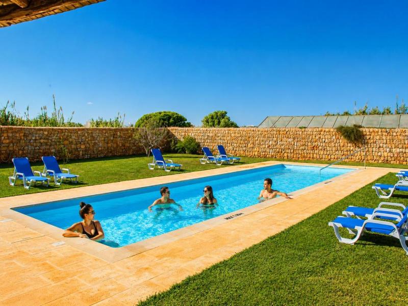 Tonel Apartments - Oda