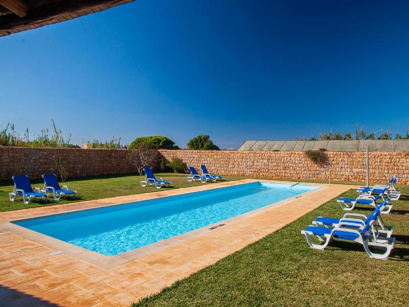 Tonel Apartments - Oda