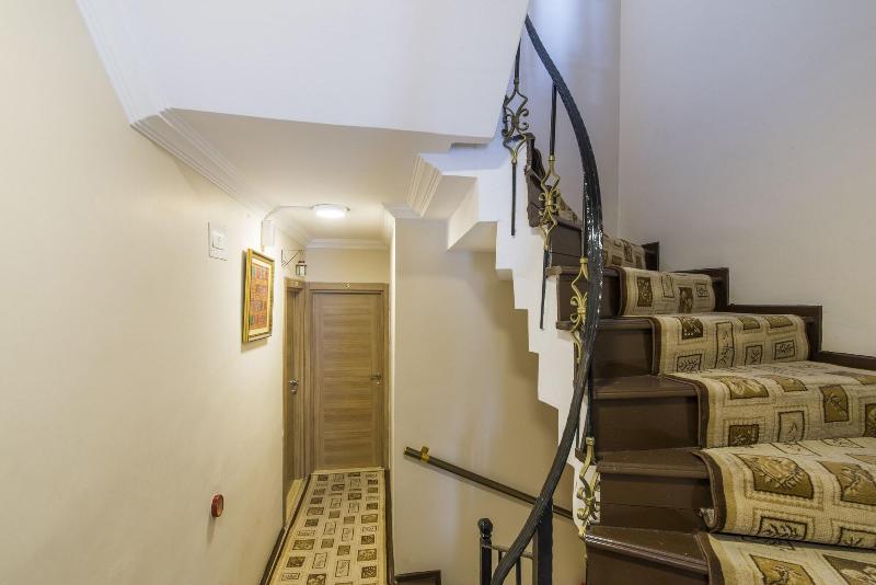 Naz Wooden House Inn - Lobi