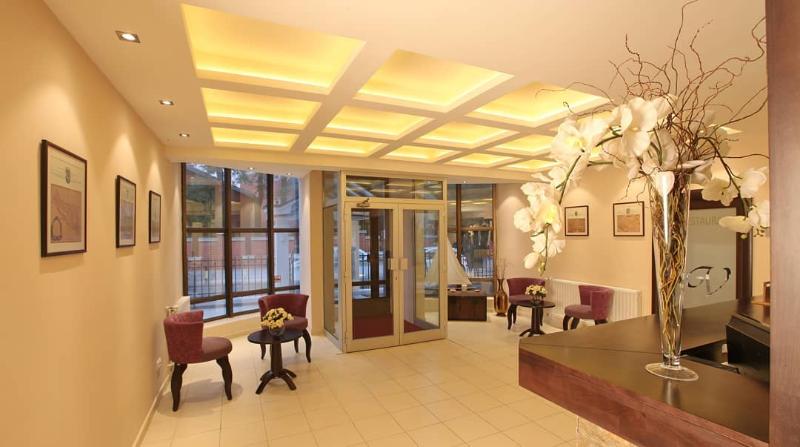 Garni Hotel Vozarev - Lobi