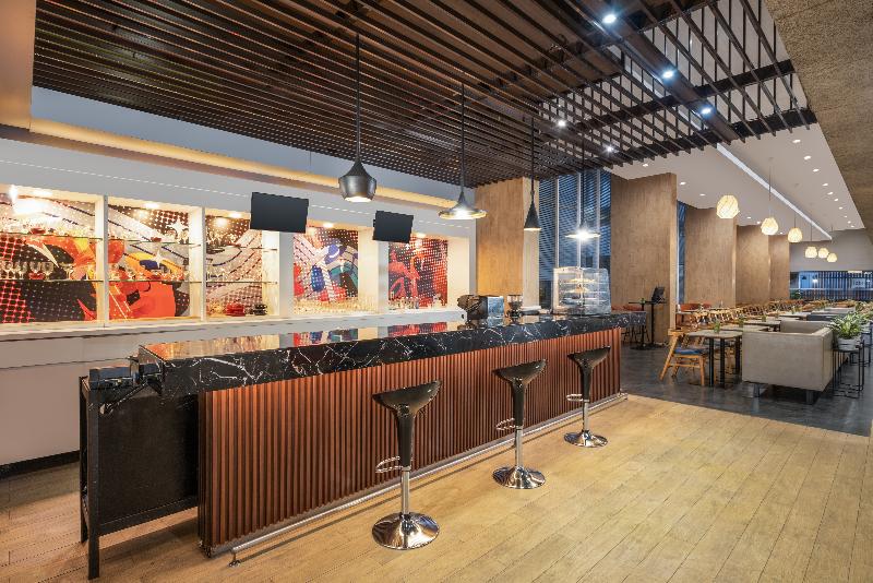 Ibis Gading Serpong - Bar