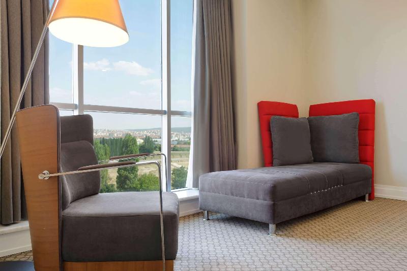 Ramada Plaza by Wyndham Eskisehir - Oda
