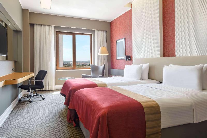 Ramada Plaza by Wyndham Eskisehir - Oda