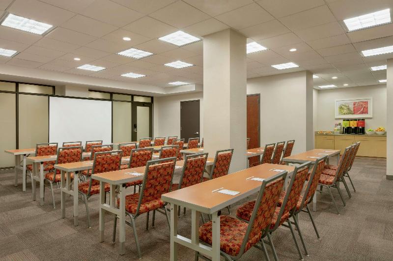 Home2 Suites New York Long Island City/Manhattan - Toplantı