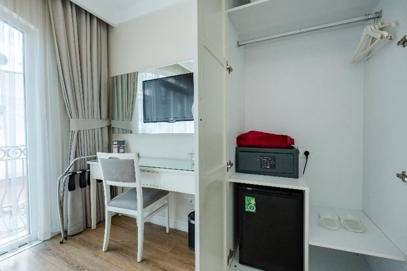 Ten Rooms Hotel - Oda