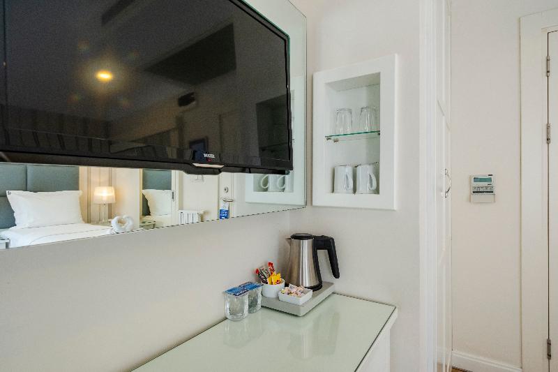 Ten Rooms Hotel - Oda