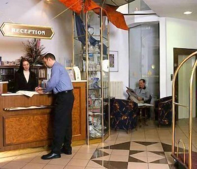 Hotel Concertino Zlata Husa - Lobi