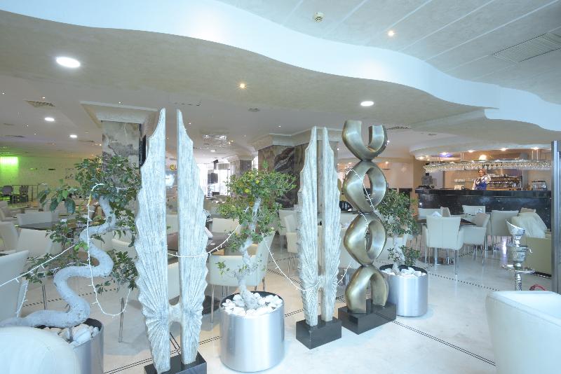 The Penthouse Suites - Bar