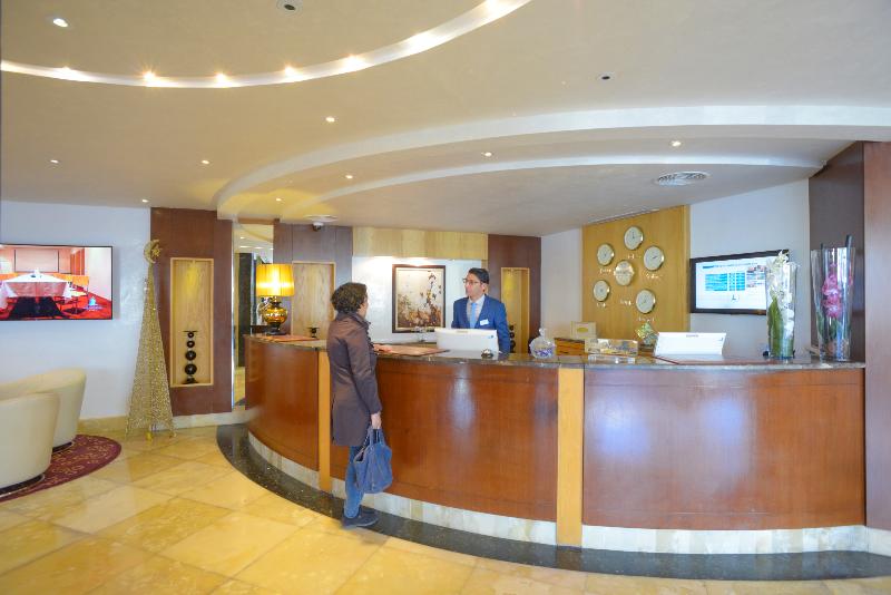 The Penthouse Suites - Lobi