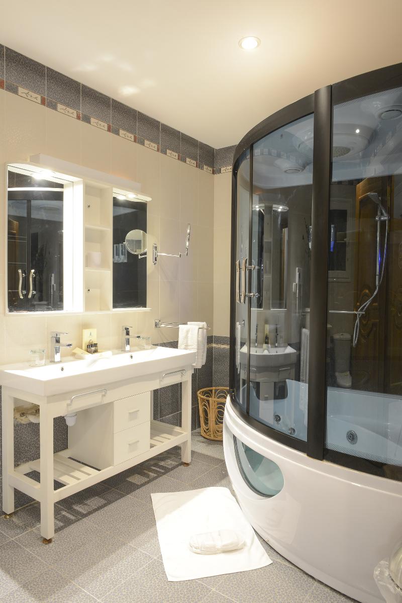 The Penthouse Suites - Oda