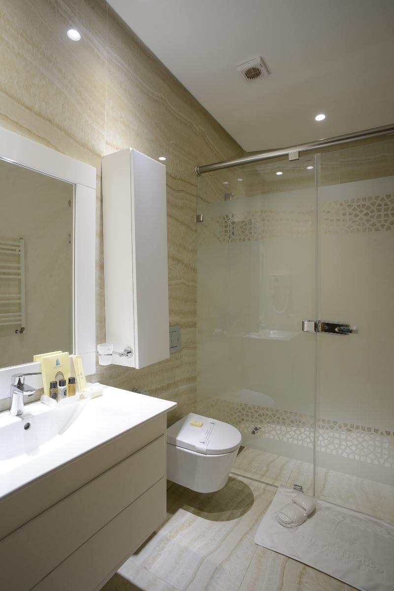 The Penthouse Suites - Oda