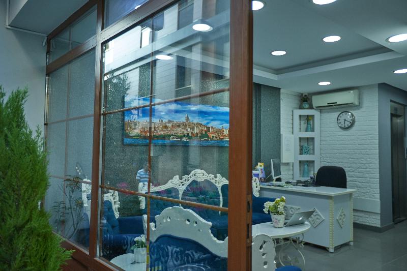 Unique Suite Hotel - Lobi