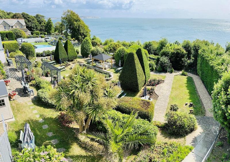 Luccombe Hall Country House Hotel - Teras