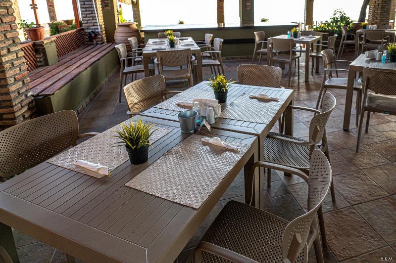 Castella Beach - Restoran