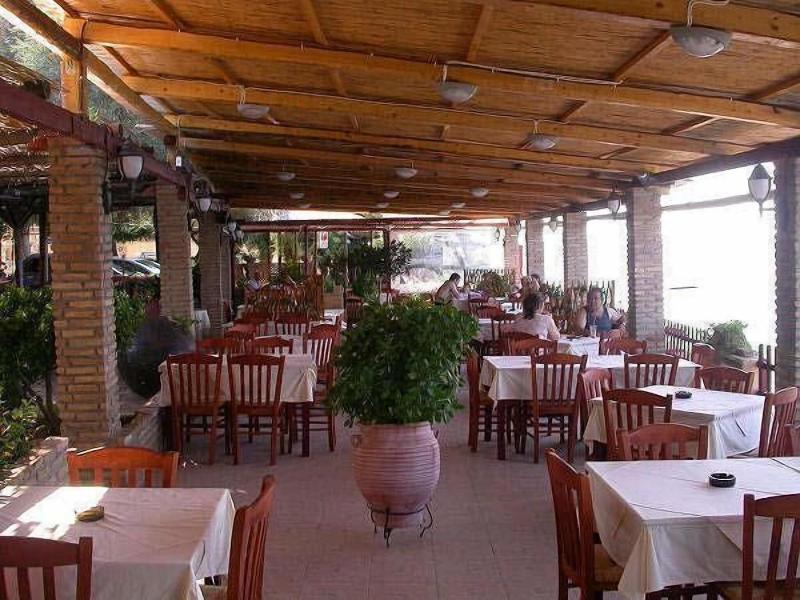 Castella Beach - Restoran