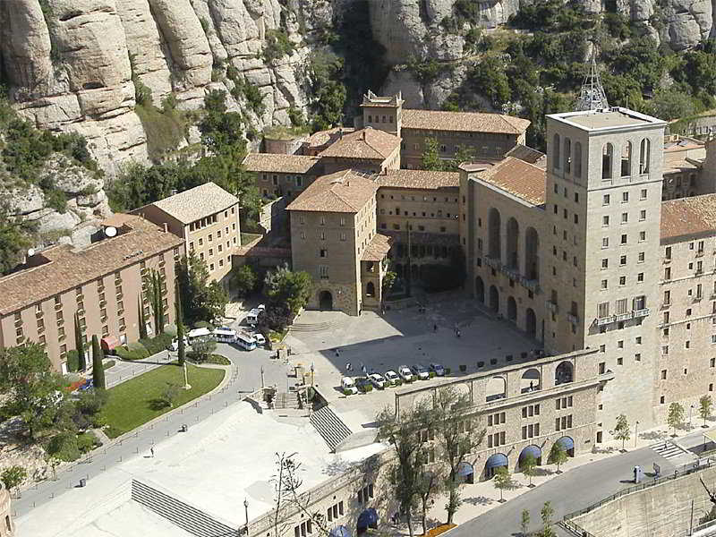 Abat Cisneros - Genel