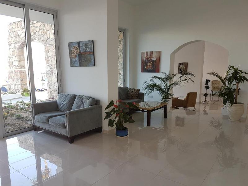 Melini Hotel Suites - Lobi
