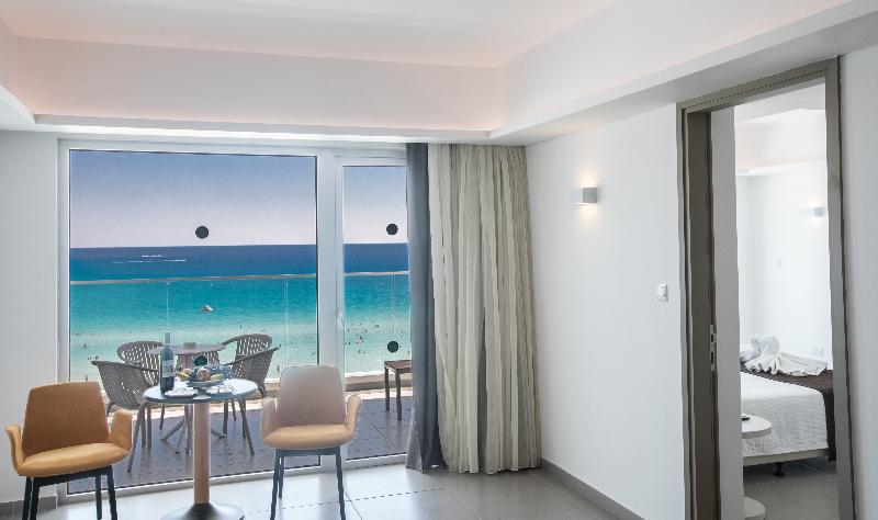 Vassos Nissi Plage Hotel & Spa - Oda