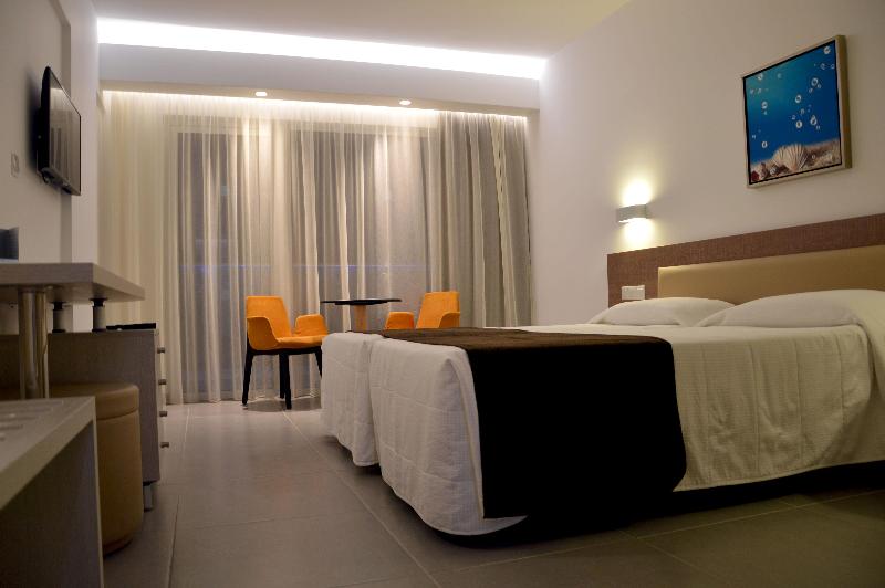 Vassos Nissi Plage Hotel & Spa - Oda