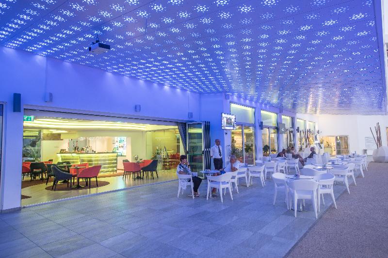 Vassos Nissi Plage Hotel & Spa - Teras