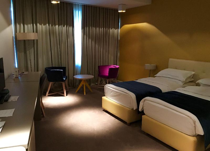 Best Western Premier Ark Hotel - Oda