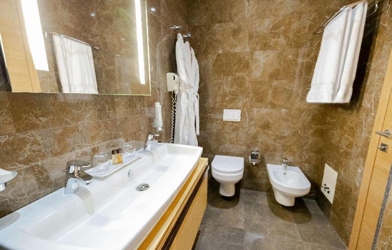 Best Western Premier Ark Hotel - Oda