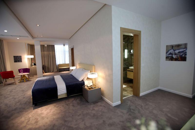 Best Western Premier Ark Hotel - Oda