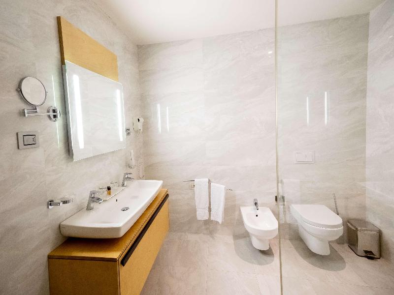 Best Western Premier Ark Hotel - Oda